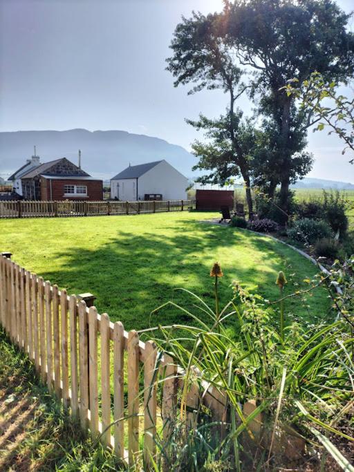 Ballymultimber Cottages - Mountain Views Near Beach Limavady Buitenkant foto